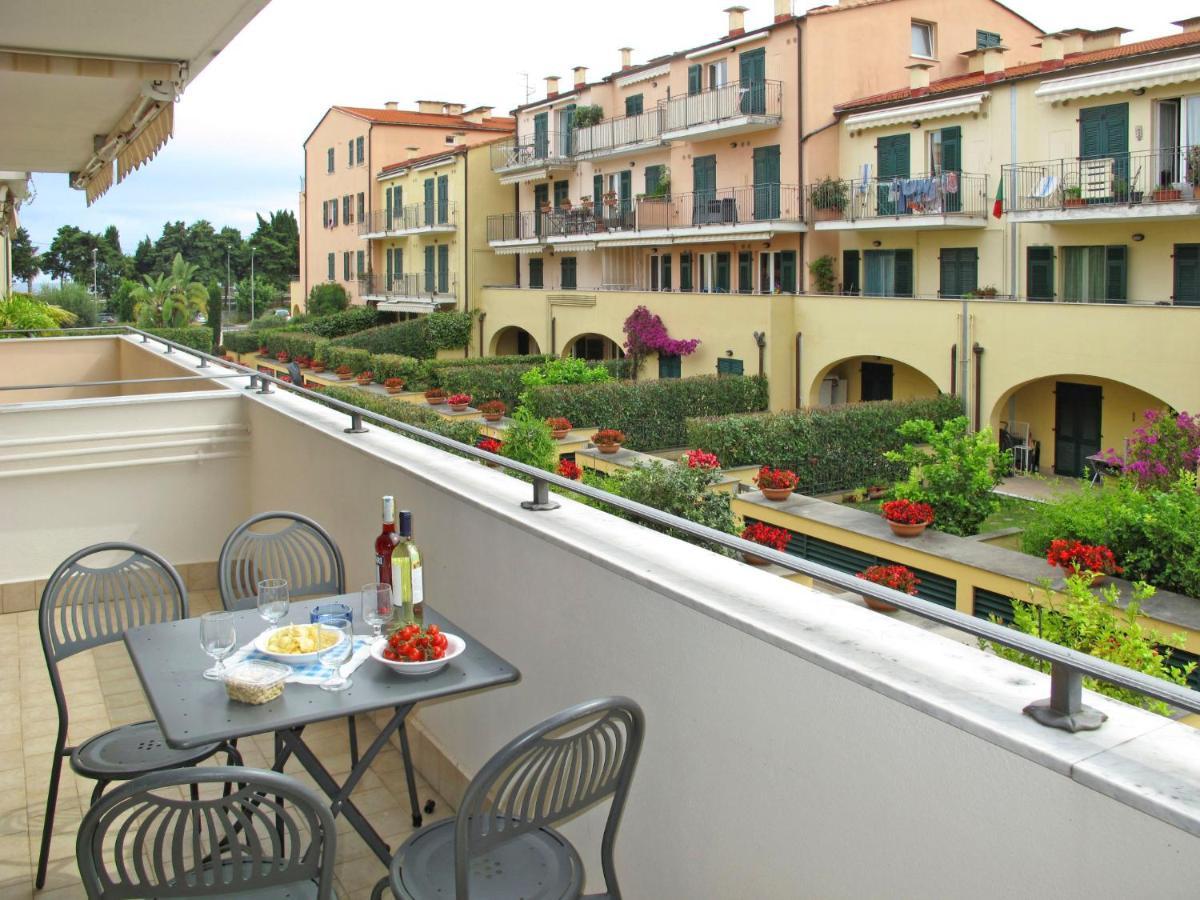 Apartment Cala Azzurra - Imp312 By Interhome Imperia Exterior foto